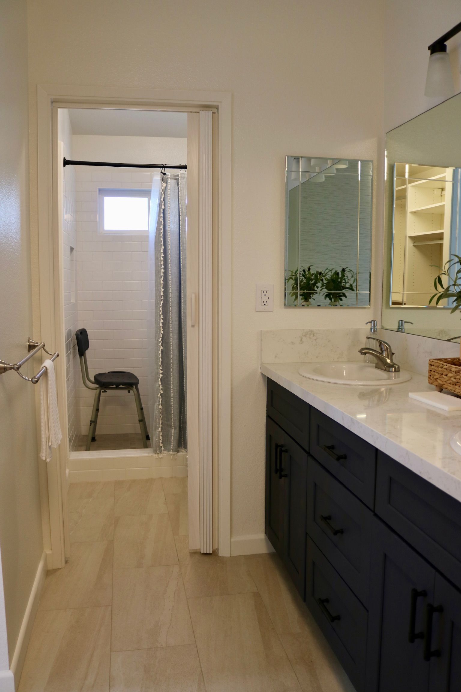 En suite private bathroom in the master suite